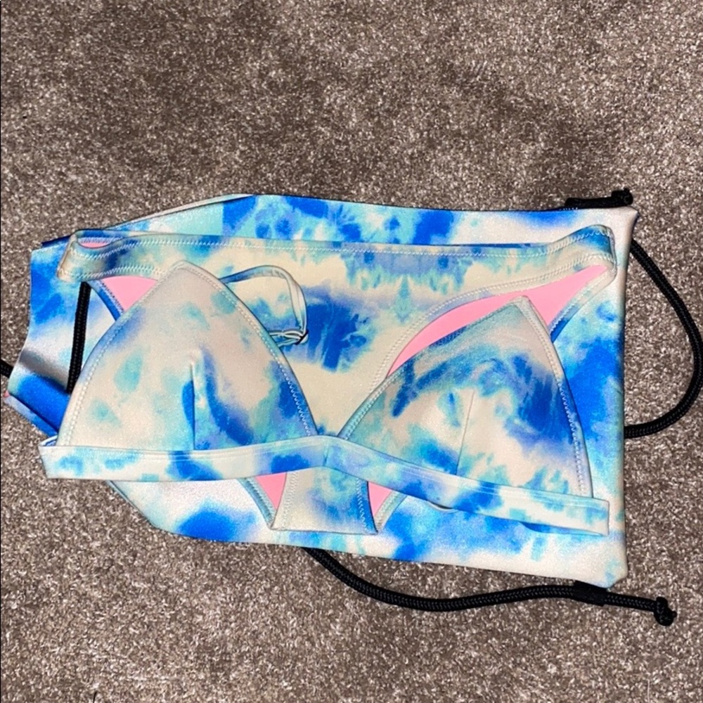 Triangl tie-dye bikini set